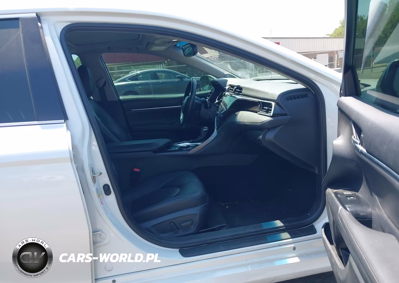 2018 Toyota Camry Hybrid Xle VIN:4T1B21HKXJU008062 - 5