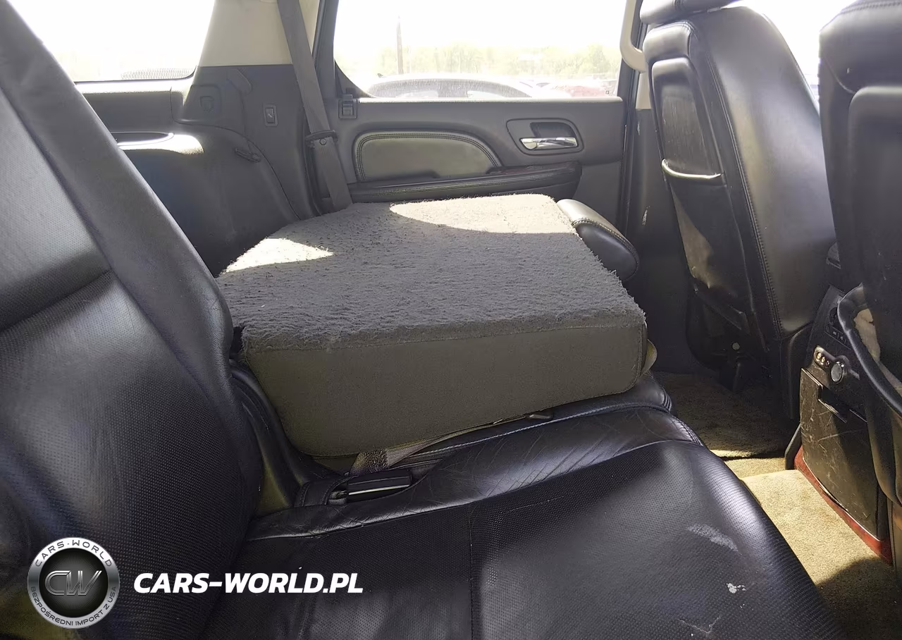 2008 Cadillac Escalade Standard VIN:1GYEC63828R161288 - 8