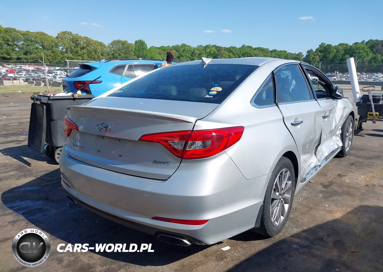 2015 Hyundai Sonata Sport VIN:5NPE34AF2FH240993 - 4