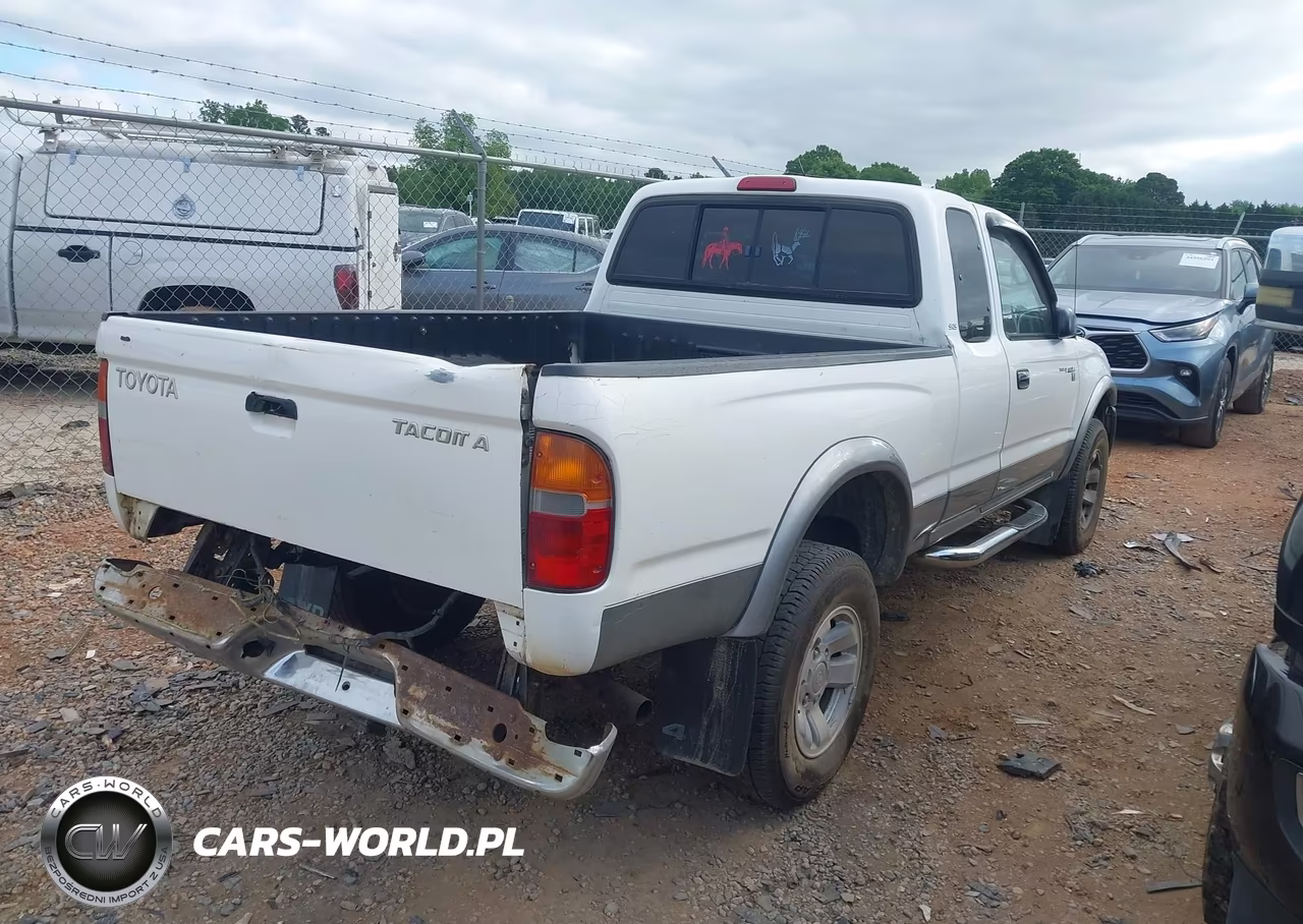 1999 Toyota Tacoma VIN:4TAWM72N1XZ422344 - 4