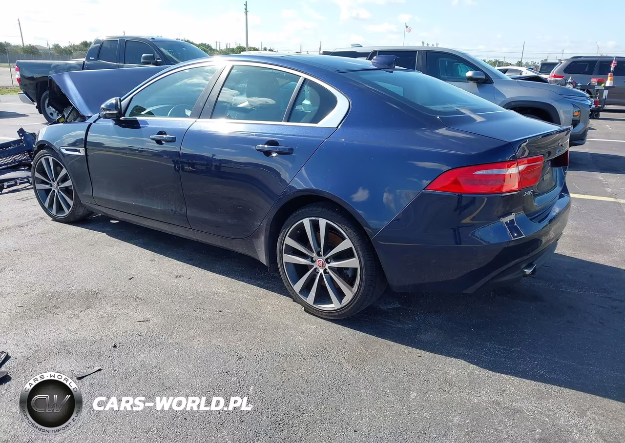 2017 Jaguar Xe 25T Prestige VIN:SAJAE4BG8HA969060 - 3