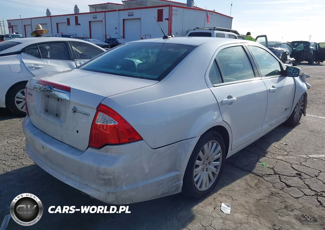 2010 Ford Fusion Hybrid VIN:3FADP0L36AR175489 - 4