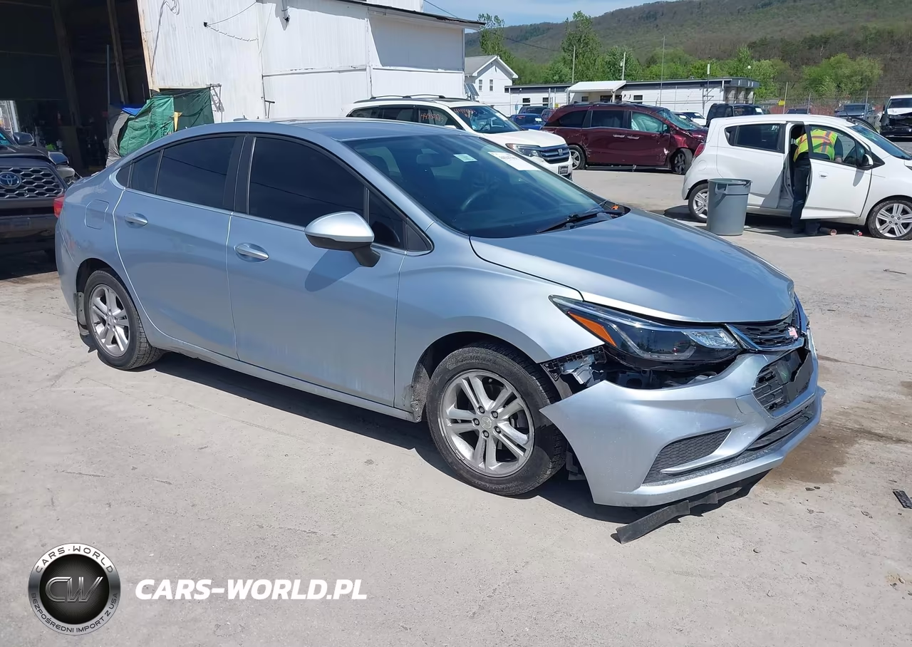 2017 Chevrolet Cruze Lt Auto – zdjęcie 1 z 18