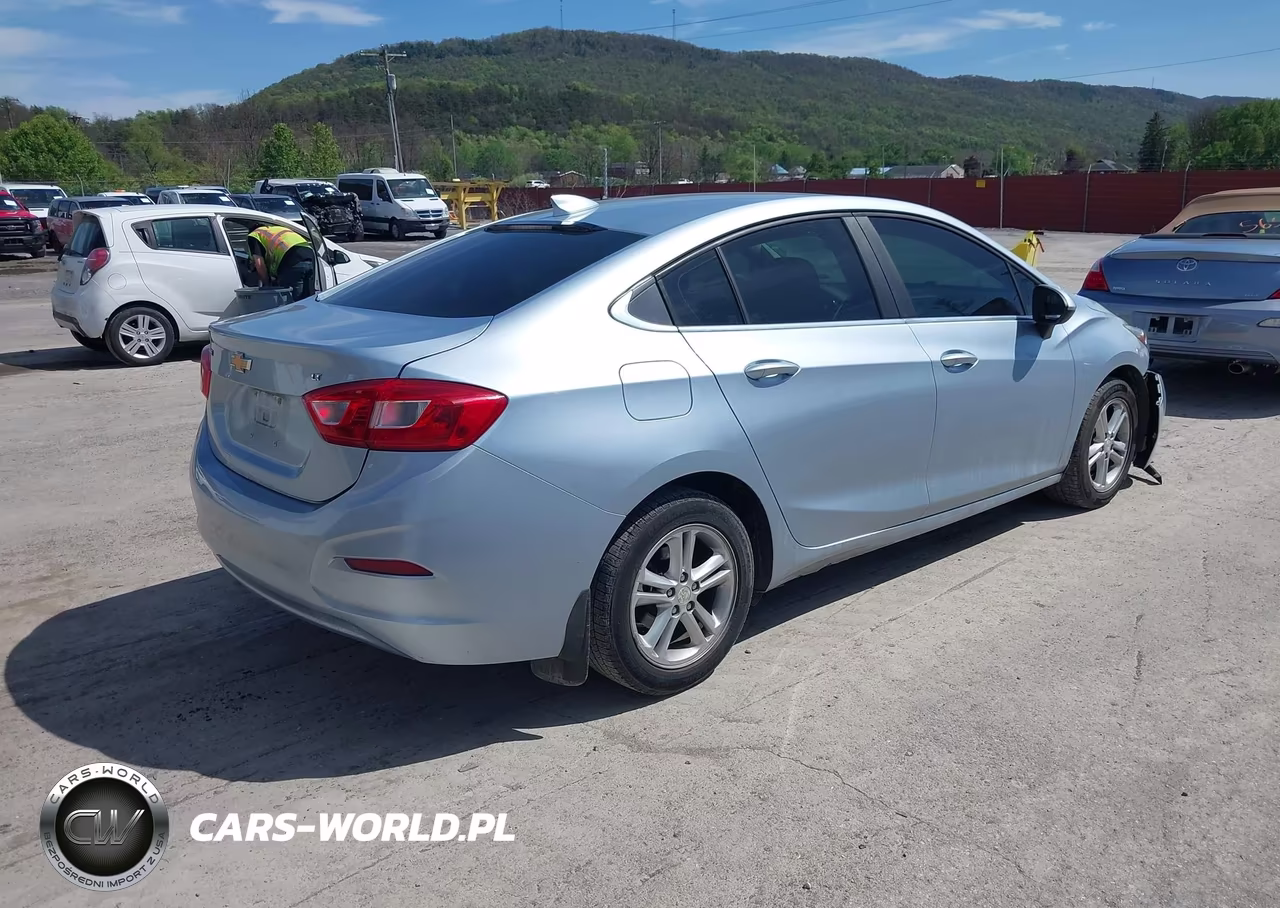 2017 Chevrolet Cruze Lt Auto VIN:1G1BE5SM9H7182056 - 4