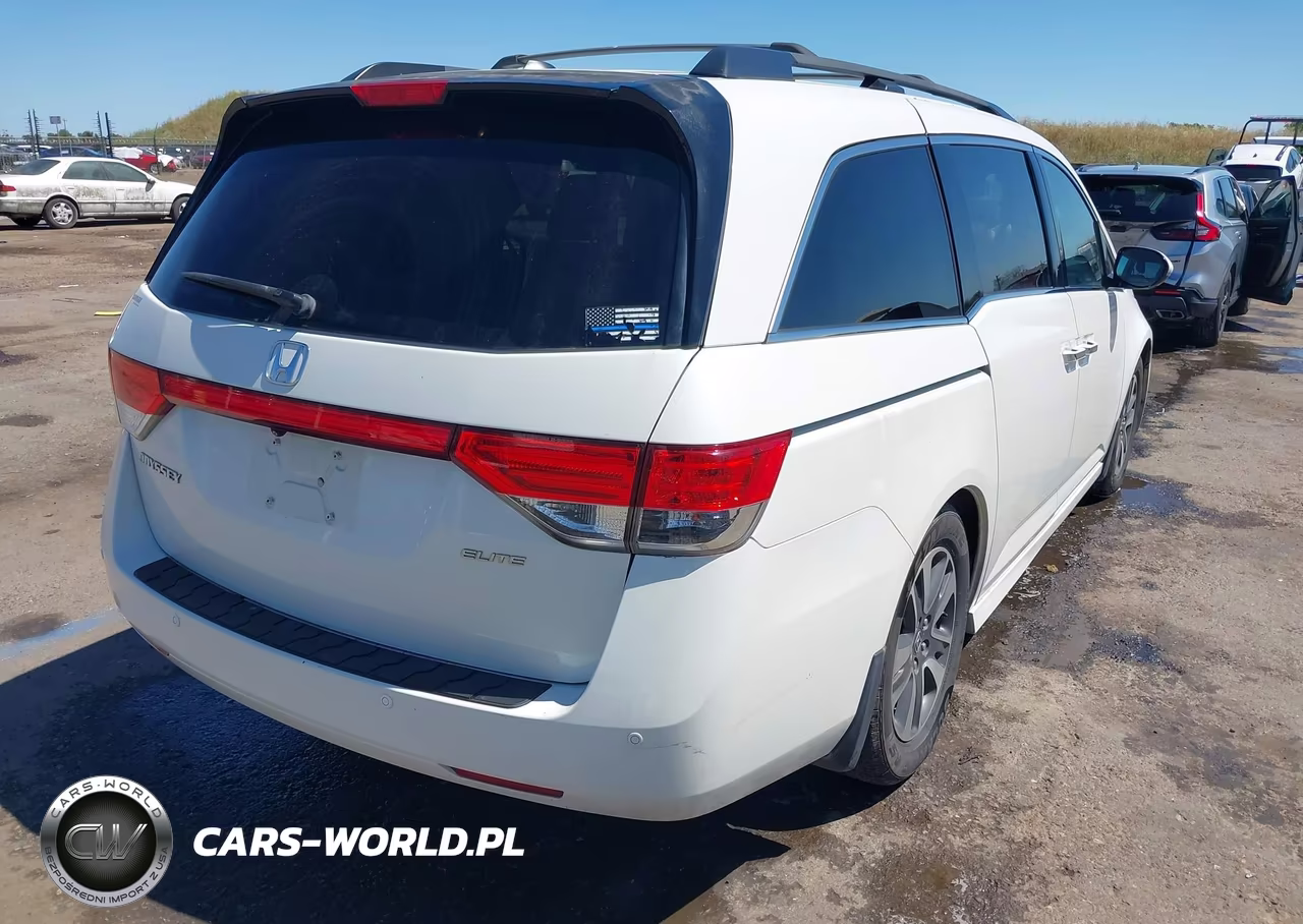 2015 Honda Odyssey Touring-Touring Elite VIN:5FNRL5H93FB011504 - 4
