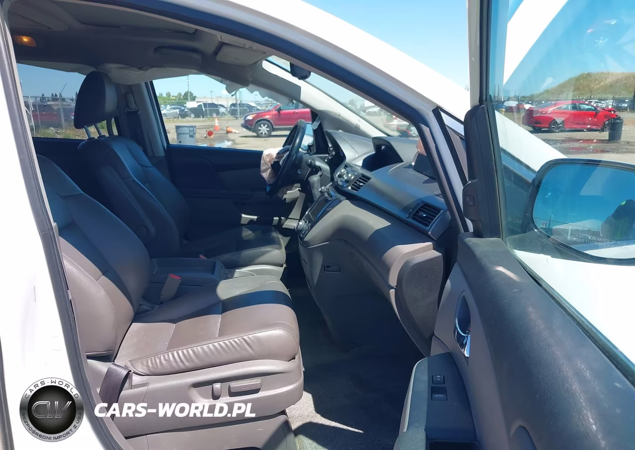 2015 Honda Odyssey Touring-Touring Elite VIN:5FNRL5H93FB011504 - 5