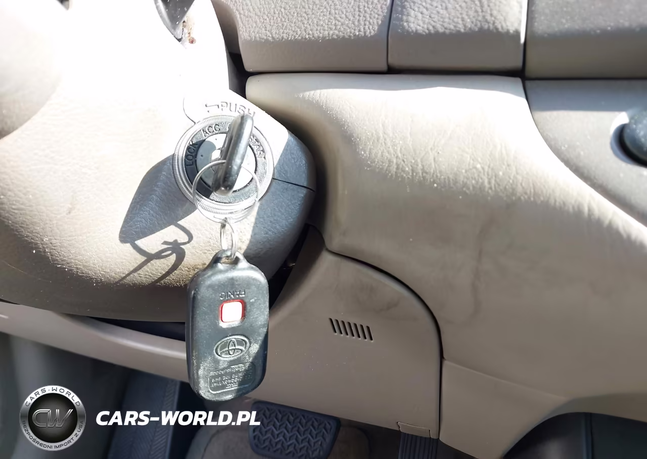 2002 Toyota Camry Le VIN:4T1BE32K82U569874 - 11