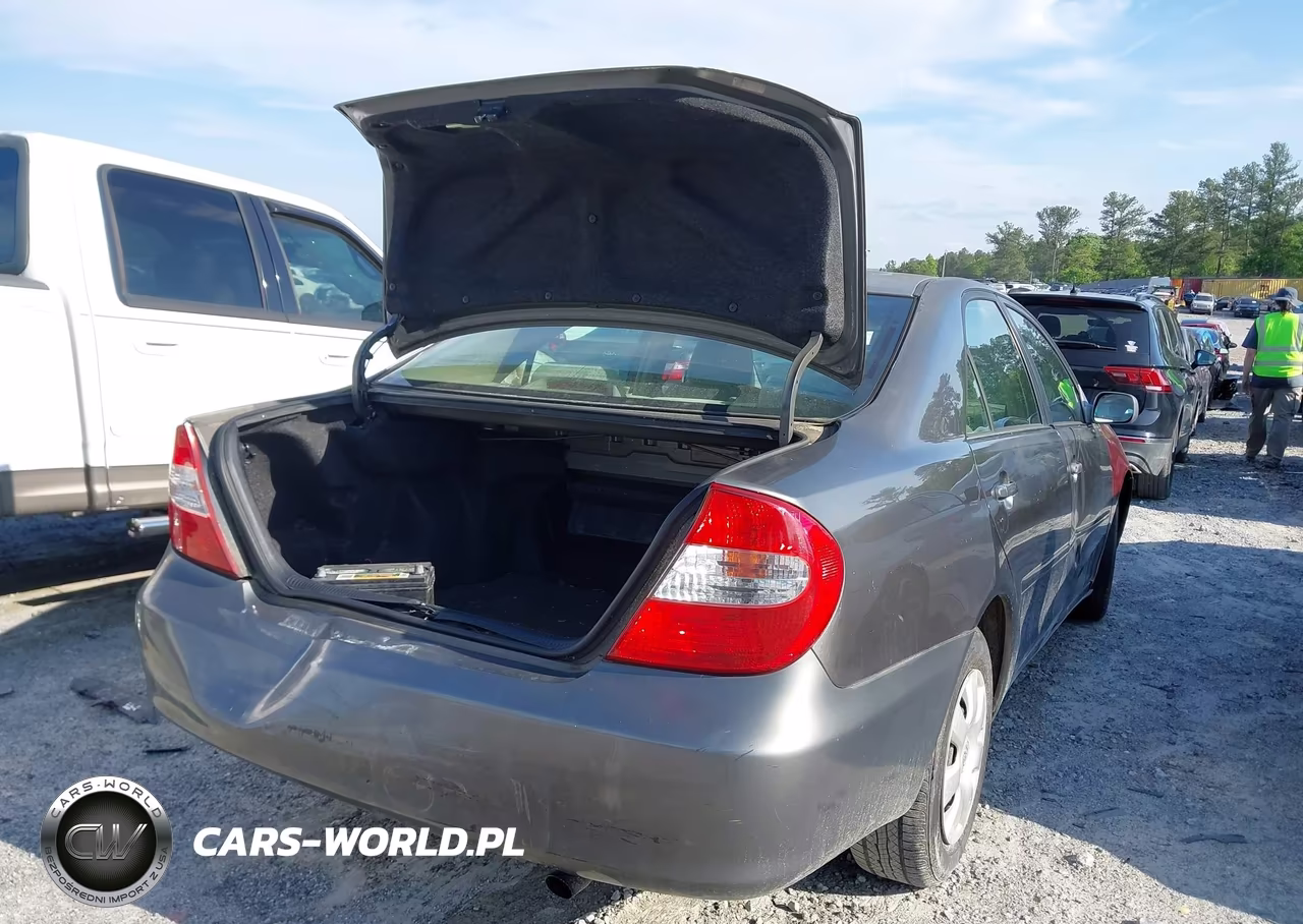 2002 Toyota Camry Le VIN:4T1BE32K82U569874 - 4
