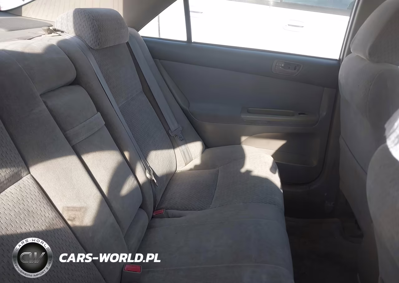 2002 Toyota Camry Le VIN:4T1BE32K82U569874 - 8