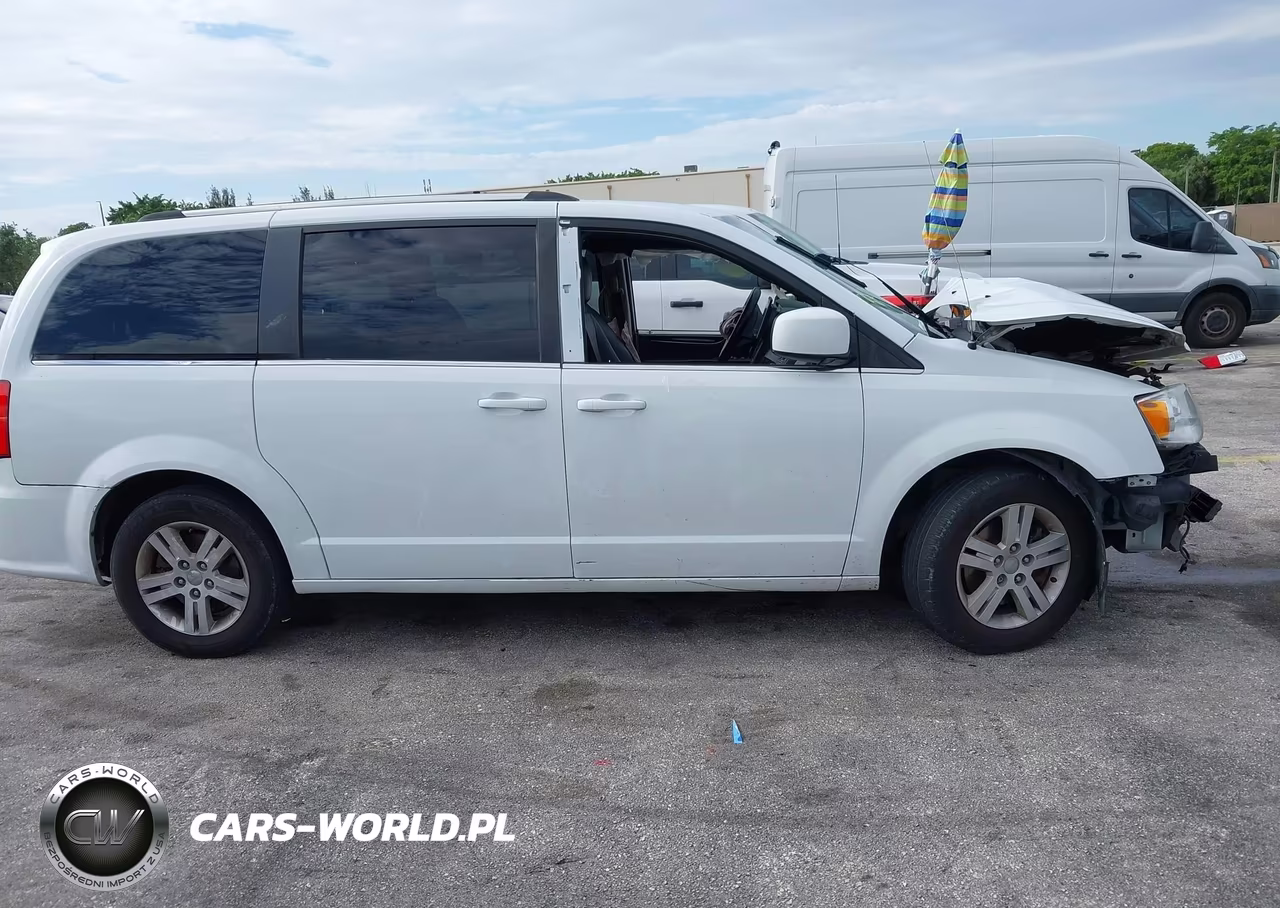2018 Dodge Grand Caravan Sxt VIN:2C4RDGCG7JR266636 - 12