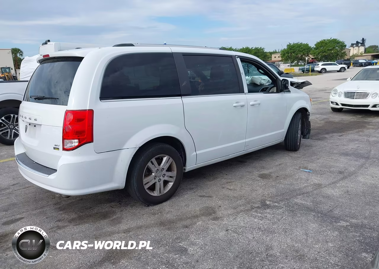 2018 Dodge Grand Caravan Sxt VIN:2C4RDGCG7JR266636 - 4