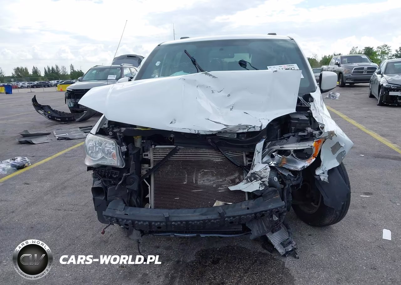 2018 Dodge Grand Caravan Sxt VIN:2C4RDGCG7JR266636 - 6