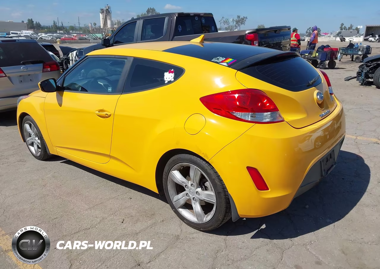 2015 Hyundai Veloster VIN:KMHTC6AD2FU243380 - 3