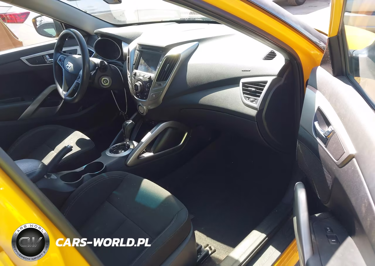 2015 Hyundai Veloster VIN:KMHTC6AD2FU243380 - 5