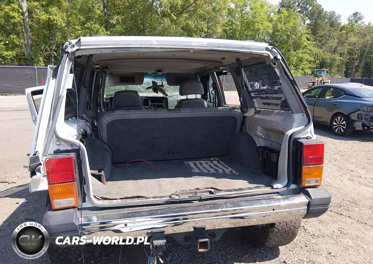 1990 Jeep Cherokee Pioneer VIN:1J4FJ38L3LL225310 - 17