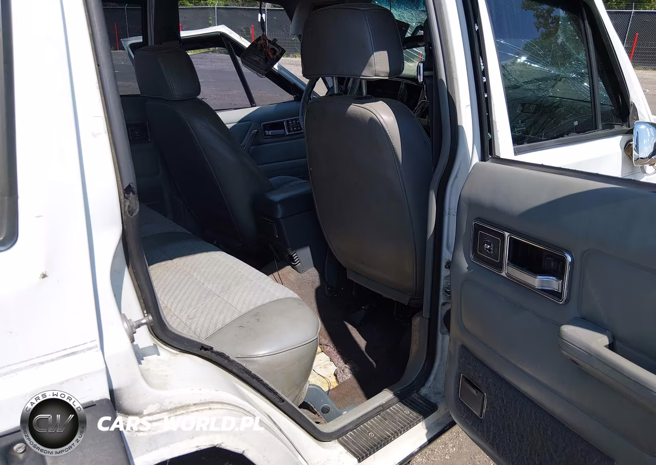 1990 Jeep Cherokee Pioneer VIN:1J4FJ38L3LL225310 - 8