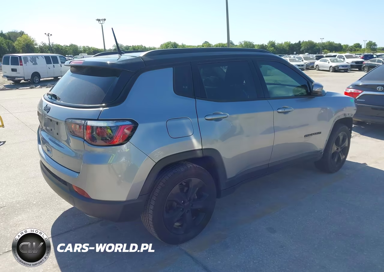 2018 Jeep Compass Altitude Fwd VIN:3C4NJCBBXJT408318 - 4