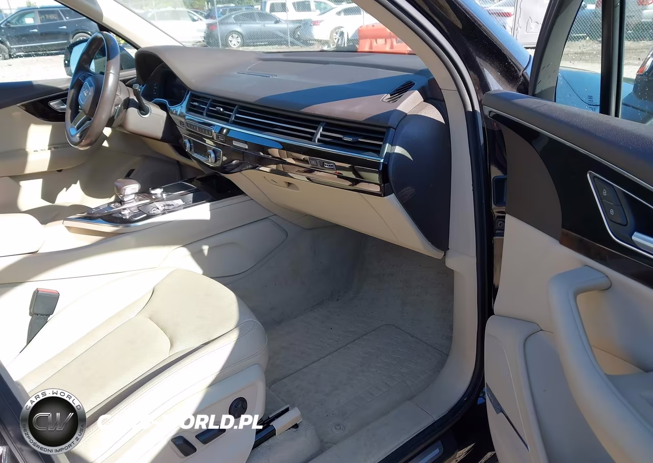 2019 Audi Q7 55 Premium VIN:WA1LAAF72KD029008 - 5