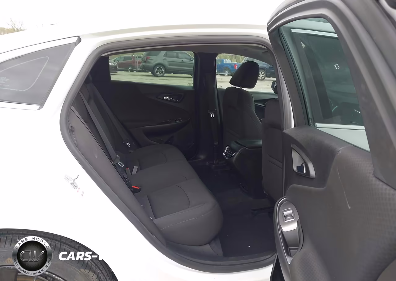 2018 Chevrolet Malibu Lt VIN:1G1ZD5ST9JF294411 - 8