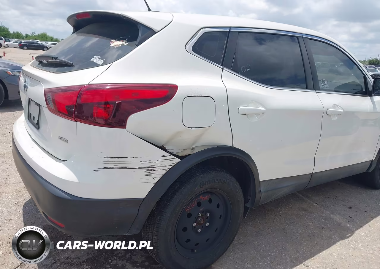 2019 Nissan Rogue Sport S VIN:JN1BJ1CR8KW350565 - 18