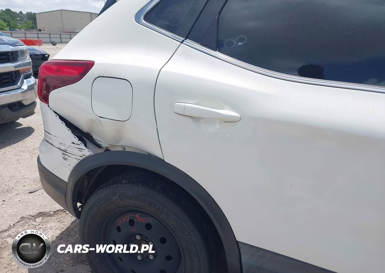 2019 Nissan Rogue Sport S VIN:JN1BJ1CR8KW350565 - 6