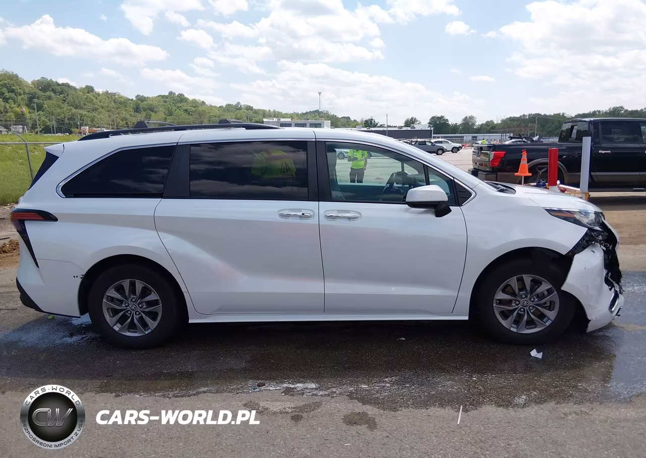 2022 Toyota Sienna Xle VIN:5TDJSKFC8NS050158 - 13