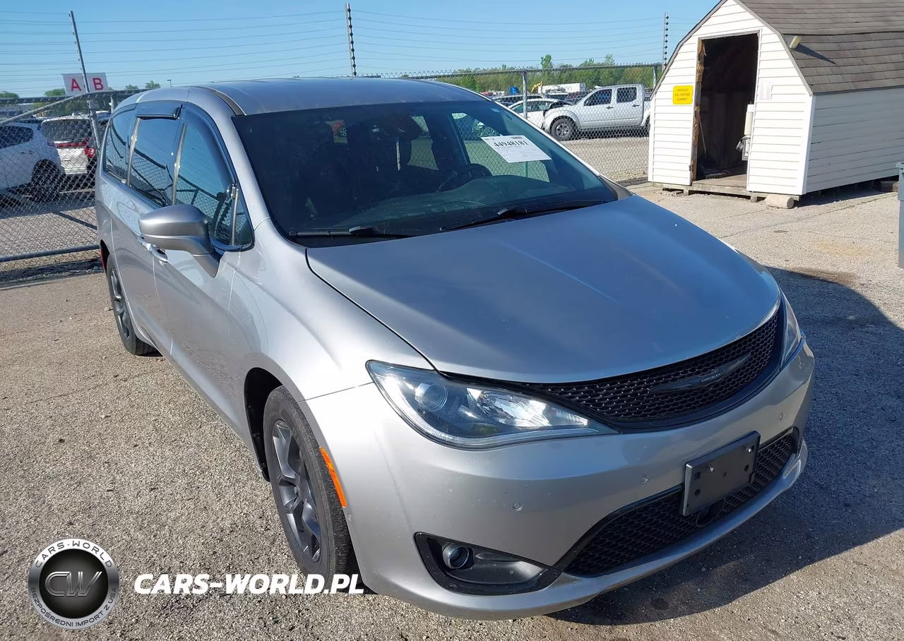 2019 Chrysler Pacifica Touring Plus – zdjęcie 1 z 16