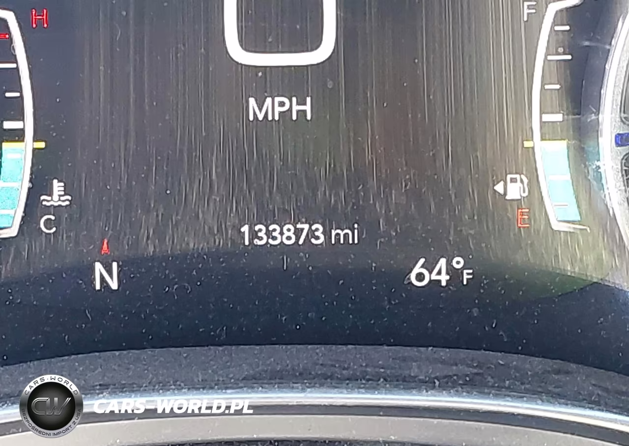 2019 Chrysler Pacifica Touring Plus VIN:2C4RC1FG6KR575155 - 15