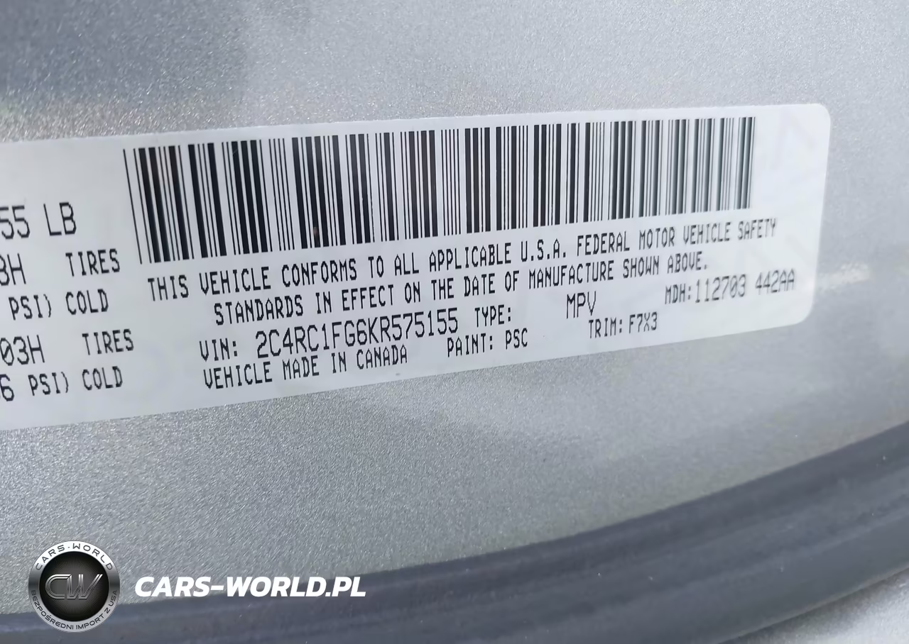 2019 Chrysler Pacifica Touring Plus VIN:2C4RC1FG6KR575155 - 9