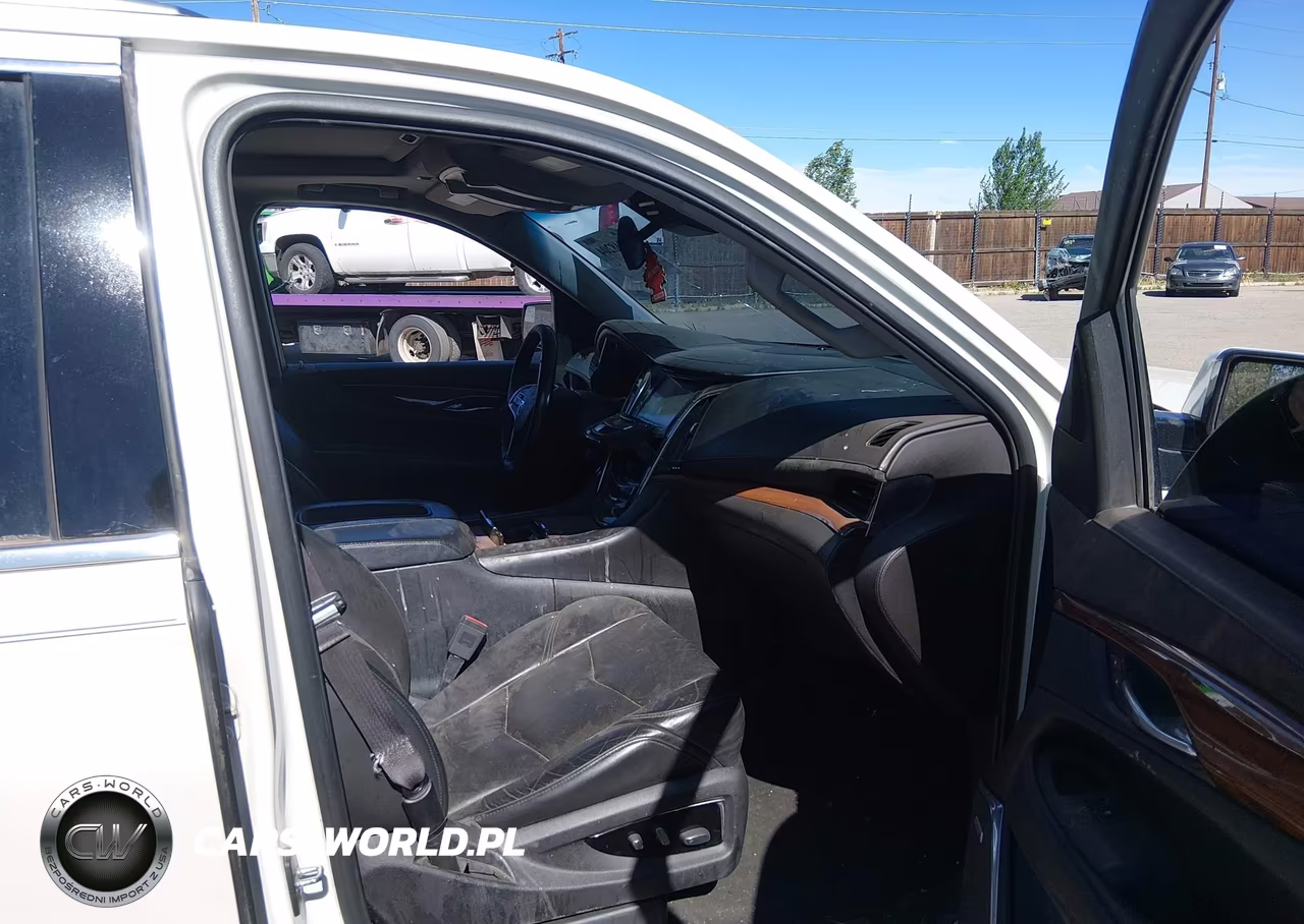 2015 Cadillac Escalade Luxury VIN:1GYS4BKJ9FR258482 - 5