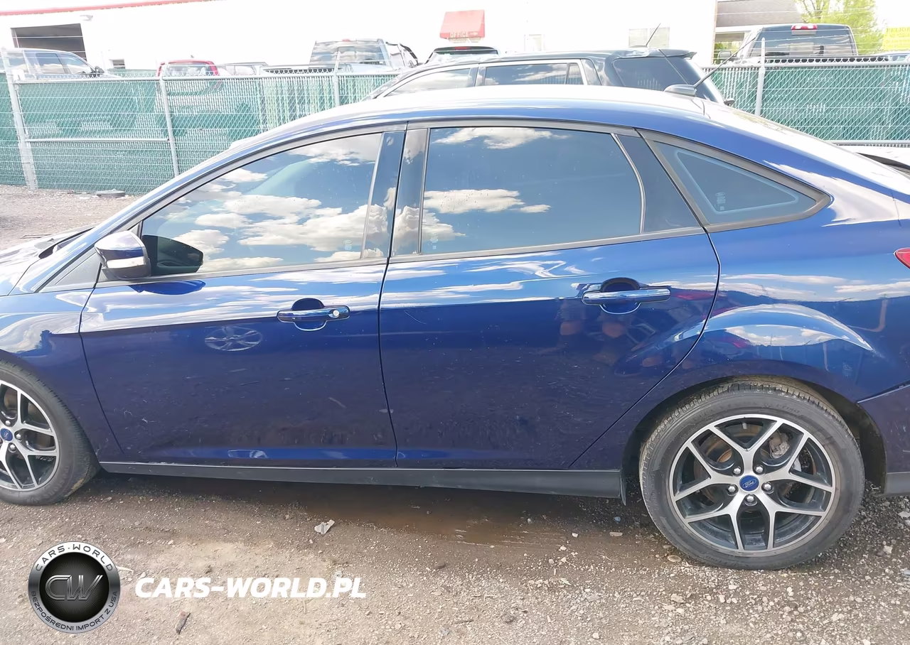 2017 Ford Focus Sel VIN:1FADP3H29HL243861 - 14