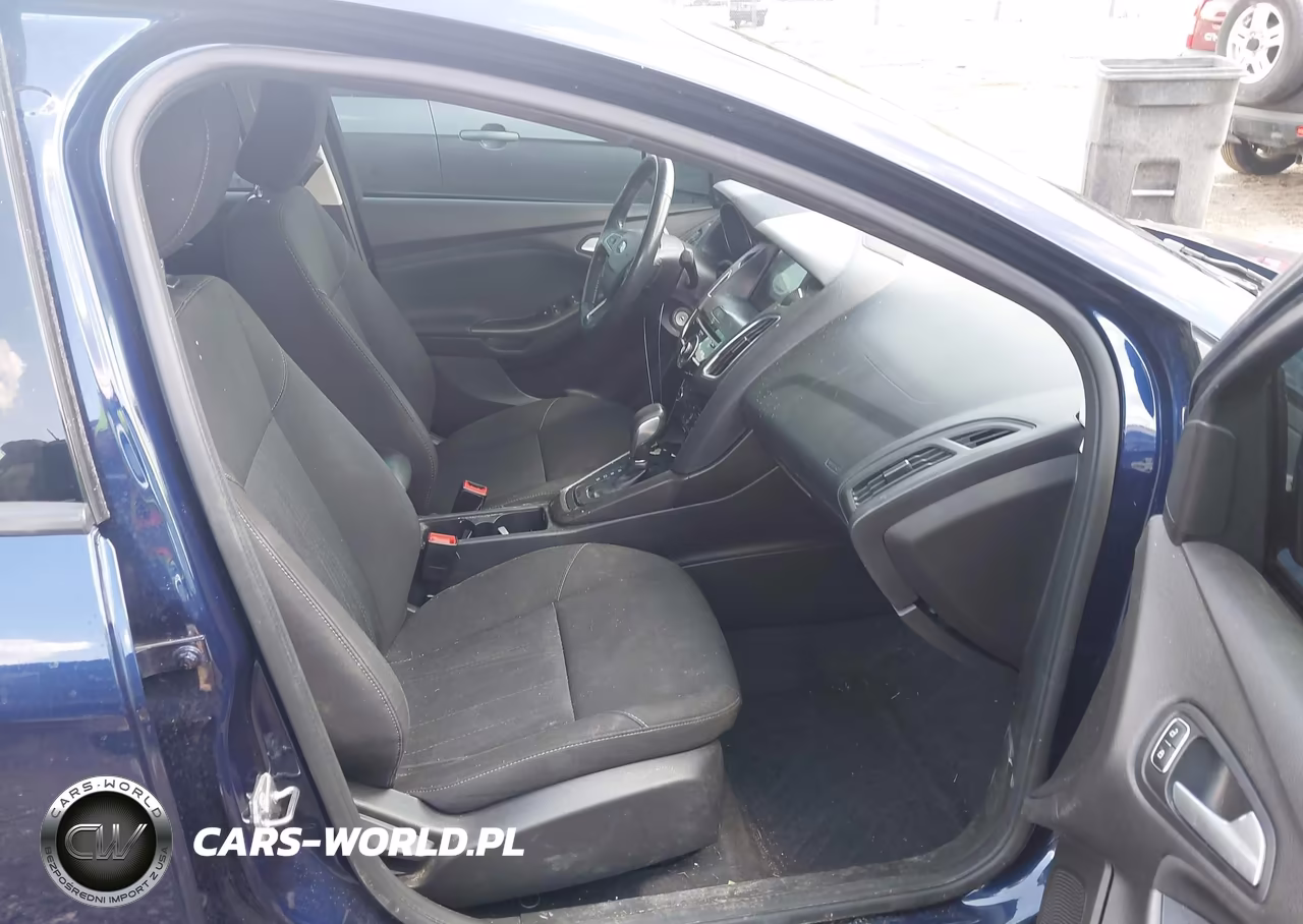 2017 Ford Focus Sel VIN:1FADP3H29HL243861 - 5