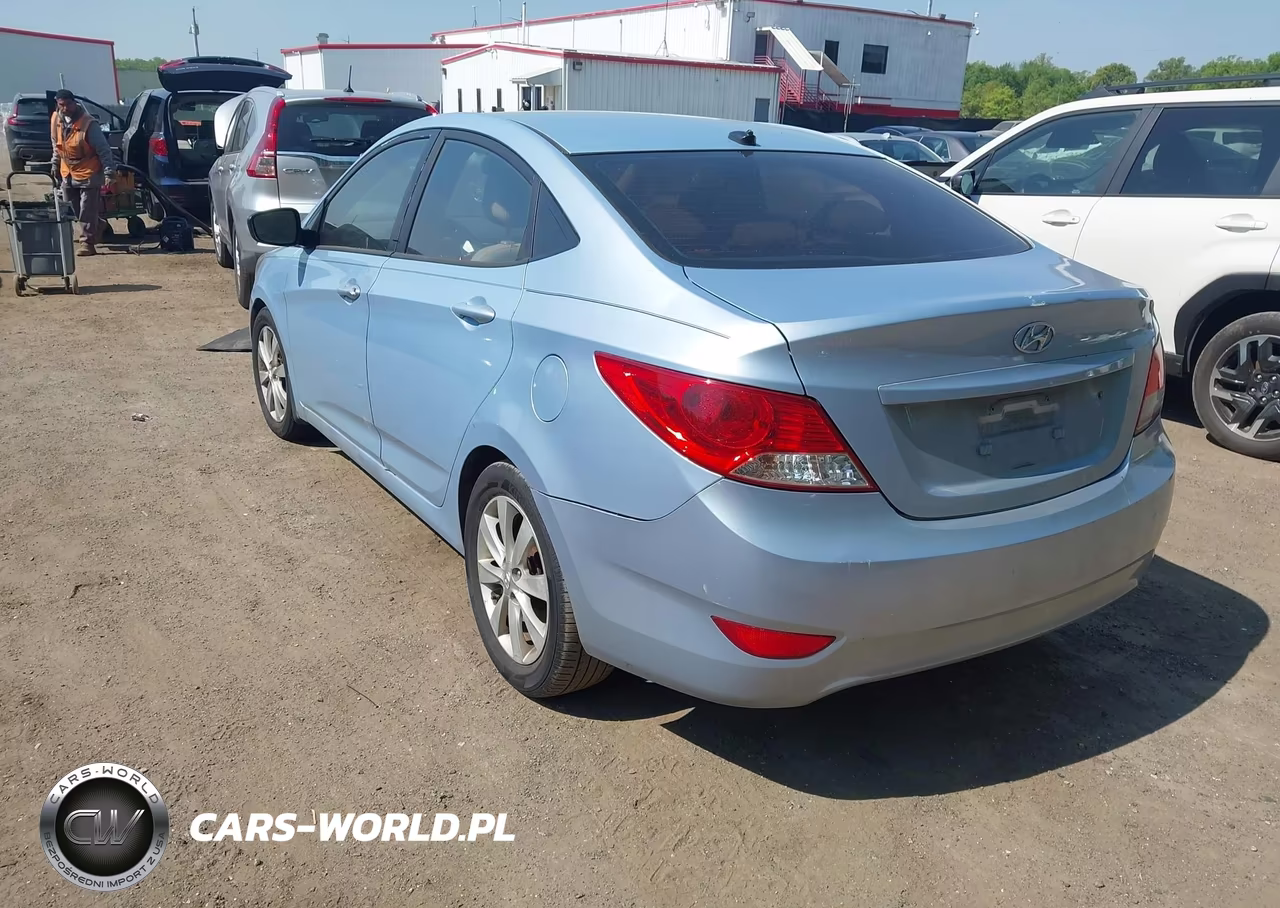 2013 Hyundai Accent Gls VIN:KMHCU4AE1DU423070 - 3