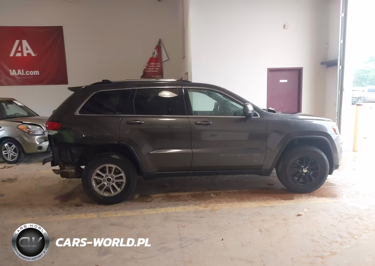 2020 Jeep Grand Cherokee Laredo E 4X4 VIN:1C4RJFAG4LC250945 - 14