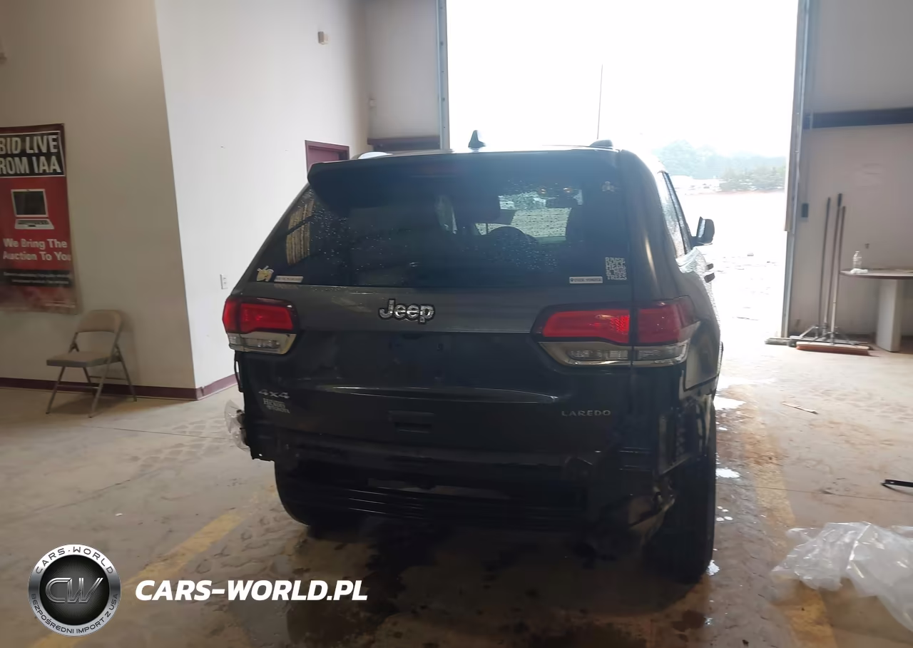 2020 Jeep Grand Cherokee Laredo E 4X4 VIN:1C4RJFAG4LC250945 - 17