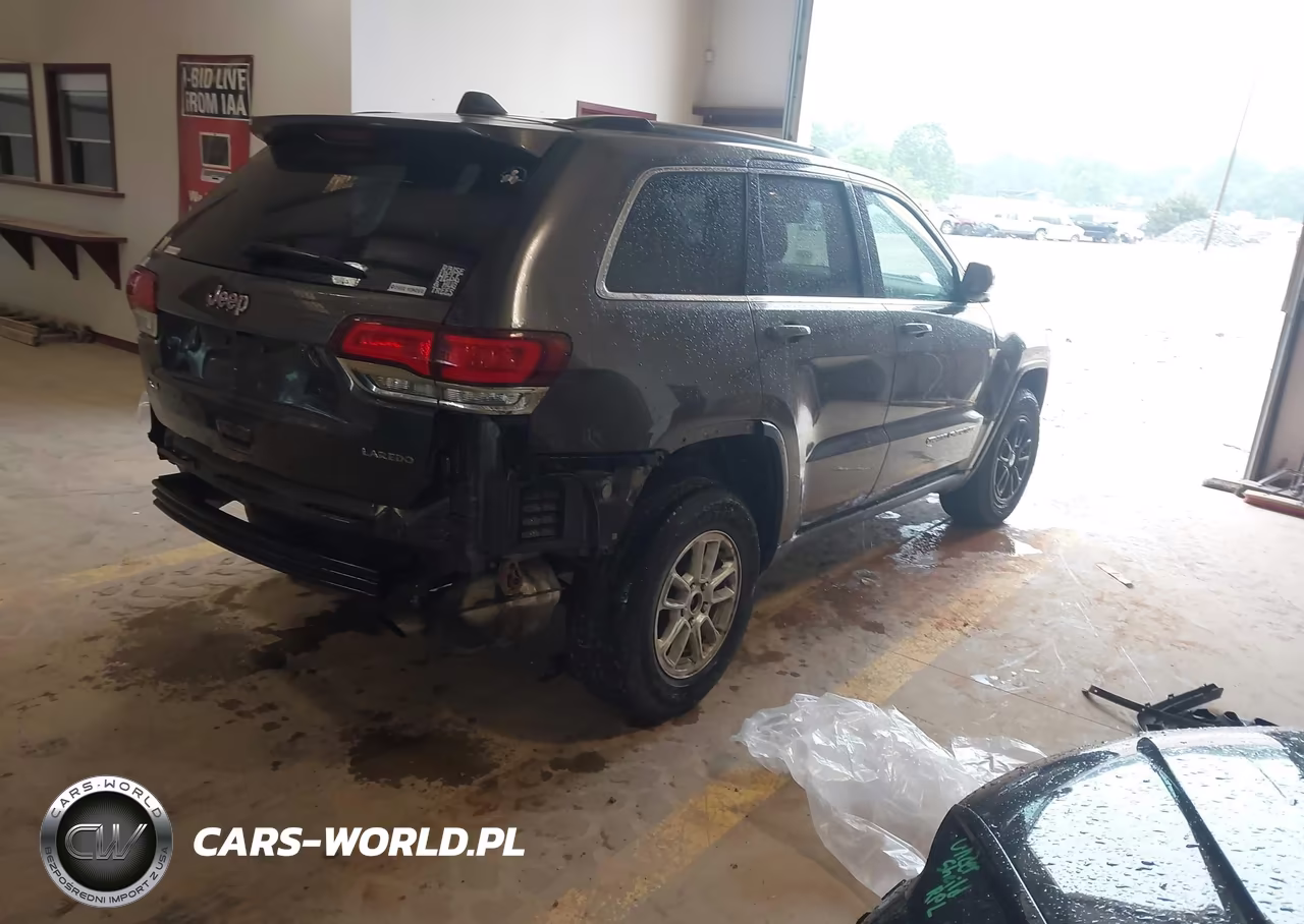 2020 Jeep Grand Cherokee Laredo E 4X4 VIN:1C4RJFAG4LC250945 - 4