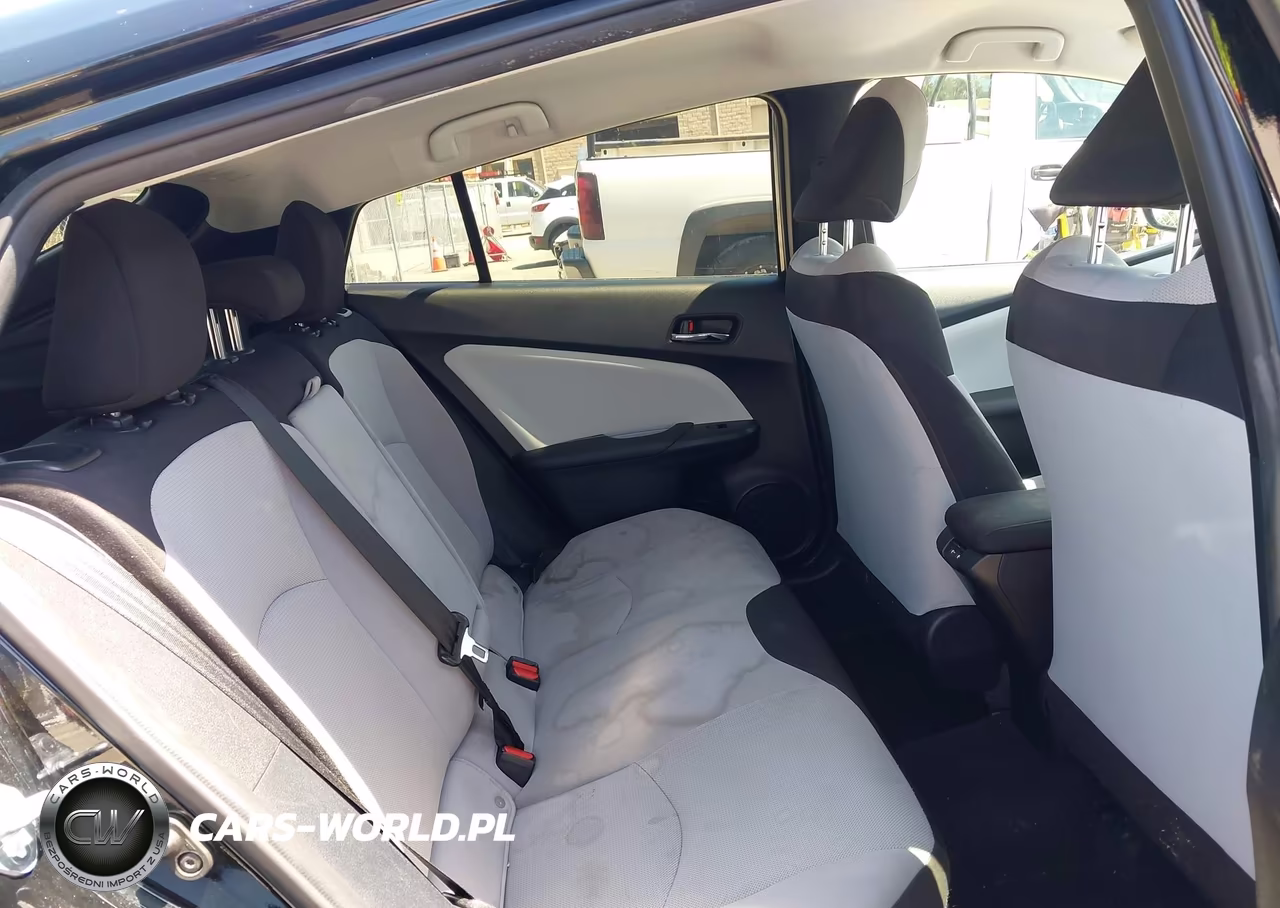 2021 Toyota Prius L Eco VIN:JTDKAMFU3M3134593 - 8