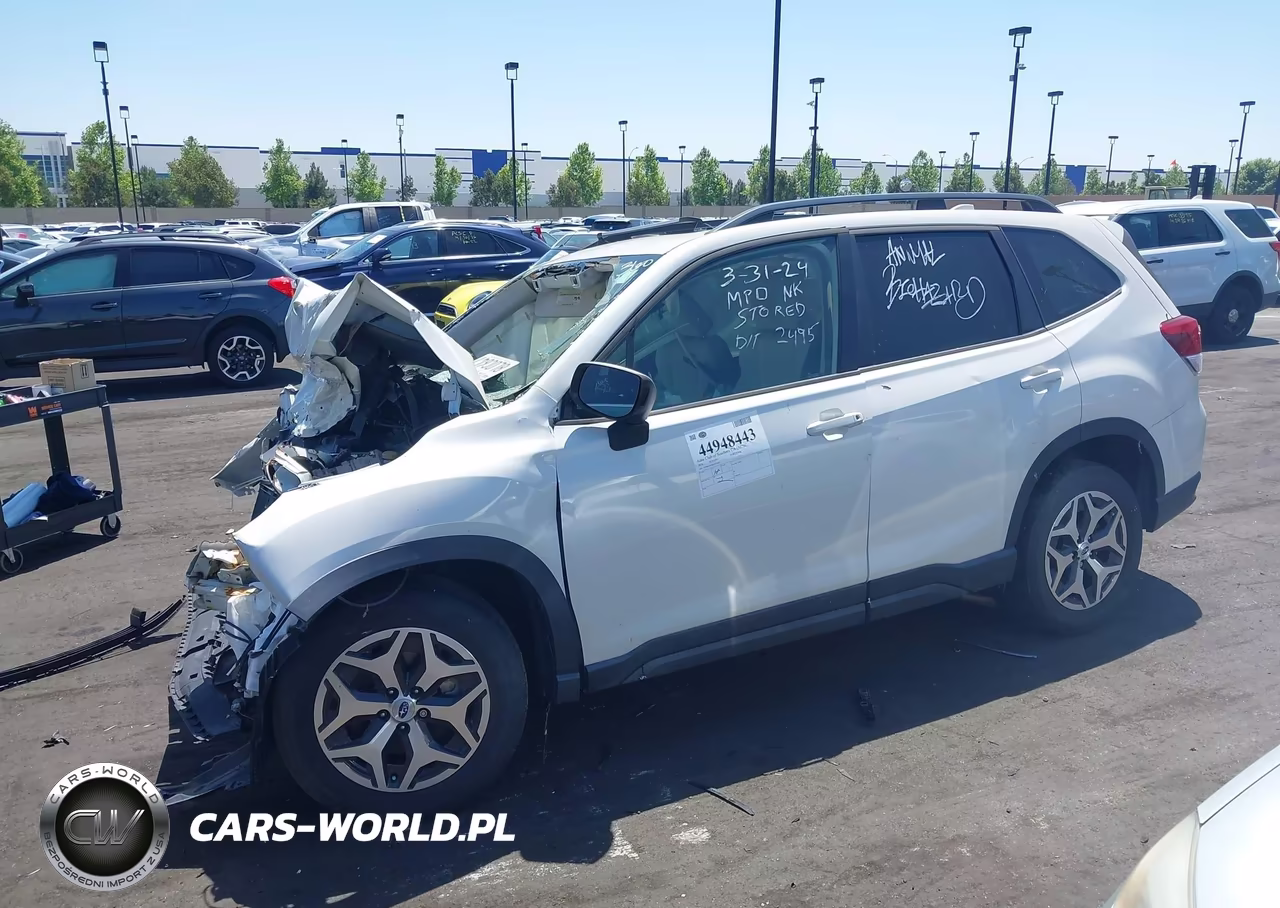 2019 Subaru Forester Premium VIN:JF2SKAGC8KH572495 - 14