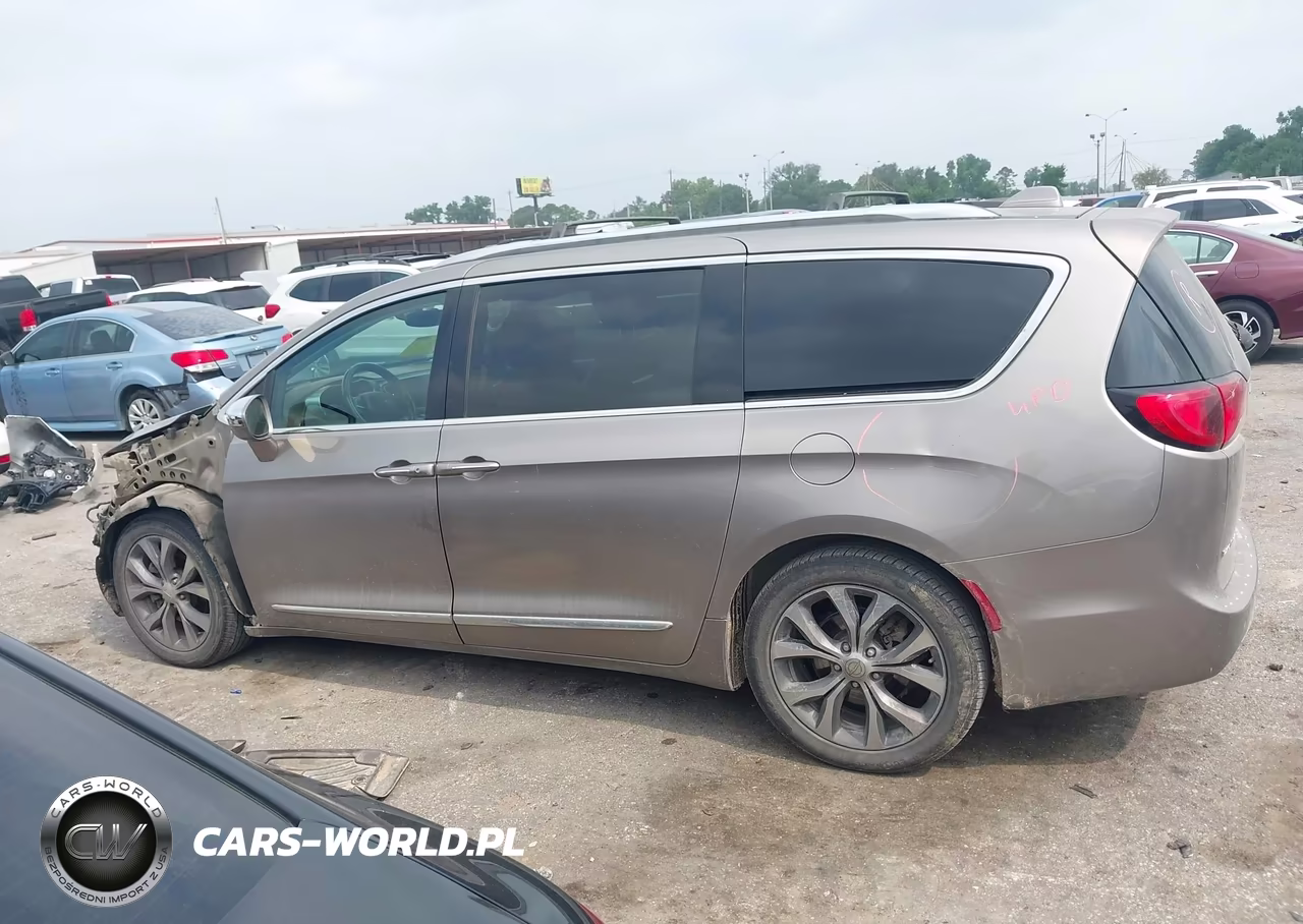 2017 Chrysler Pacifica Limited VIN:2C4RC1GG1HR536609 - 15