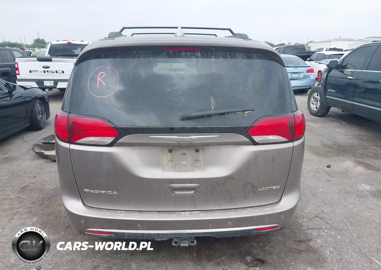 2017 Chrysler Pacifica Limited VIN:2C4RC1GG1HR536609 - 17
