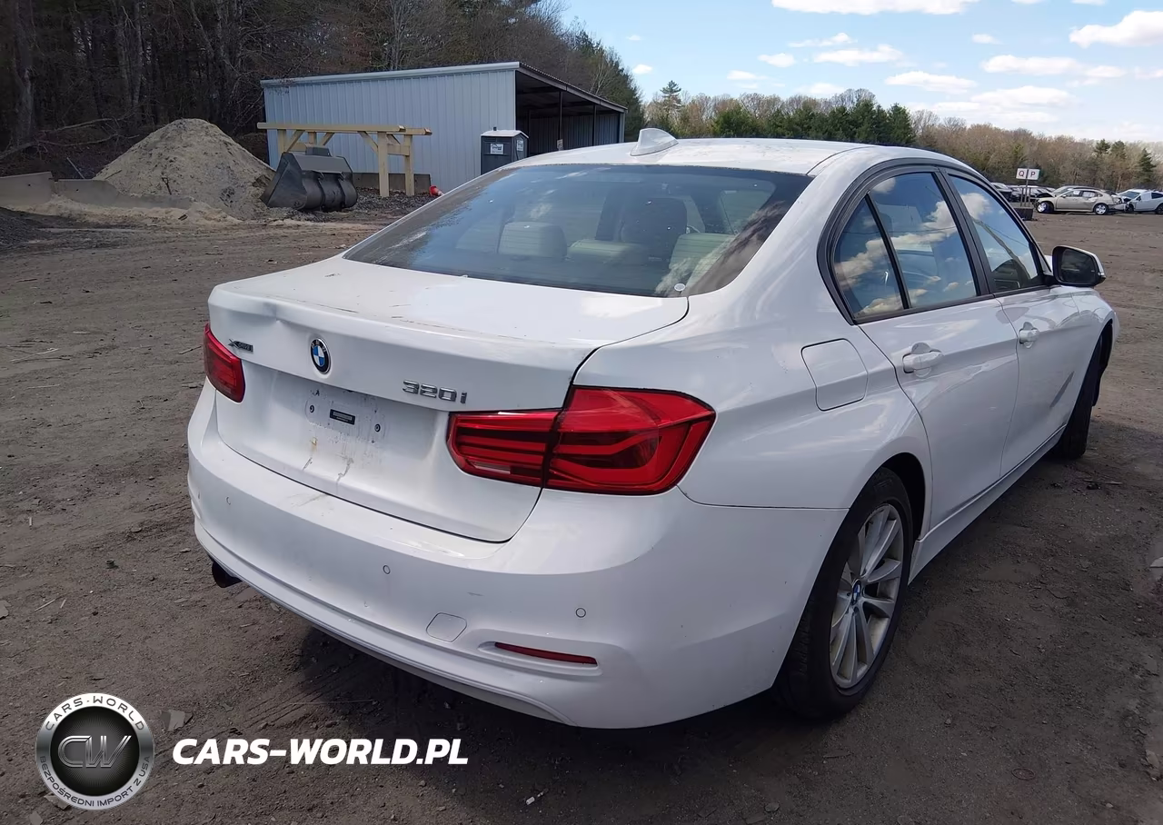 2017 BMW 320I xDrive VIN:WBA8A3C56HK691122 - 4