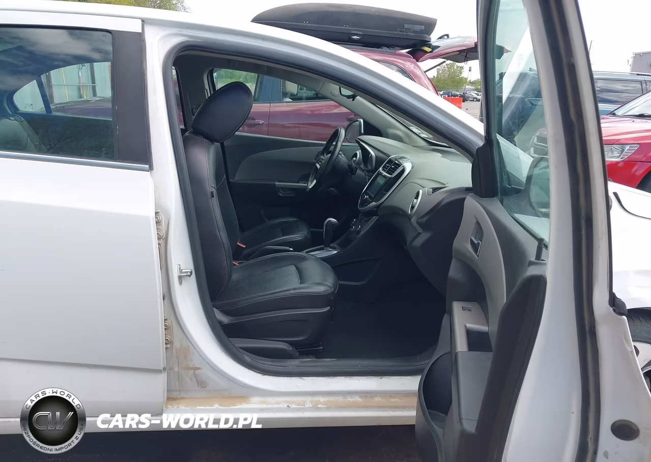 2017 Chevrolet Sonic Premier Auto VIN:1G1JF5SB0H4118786 - 5