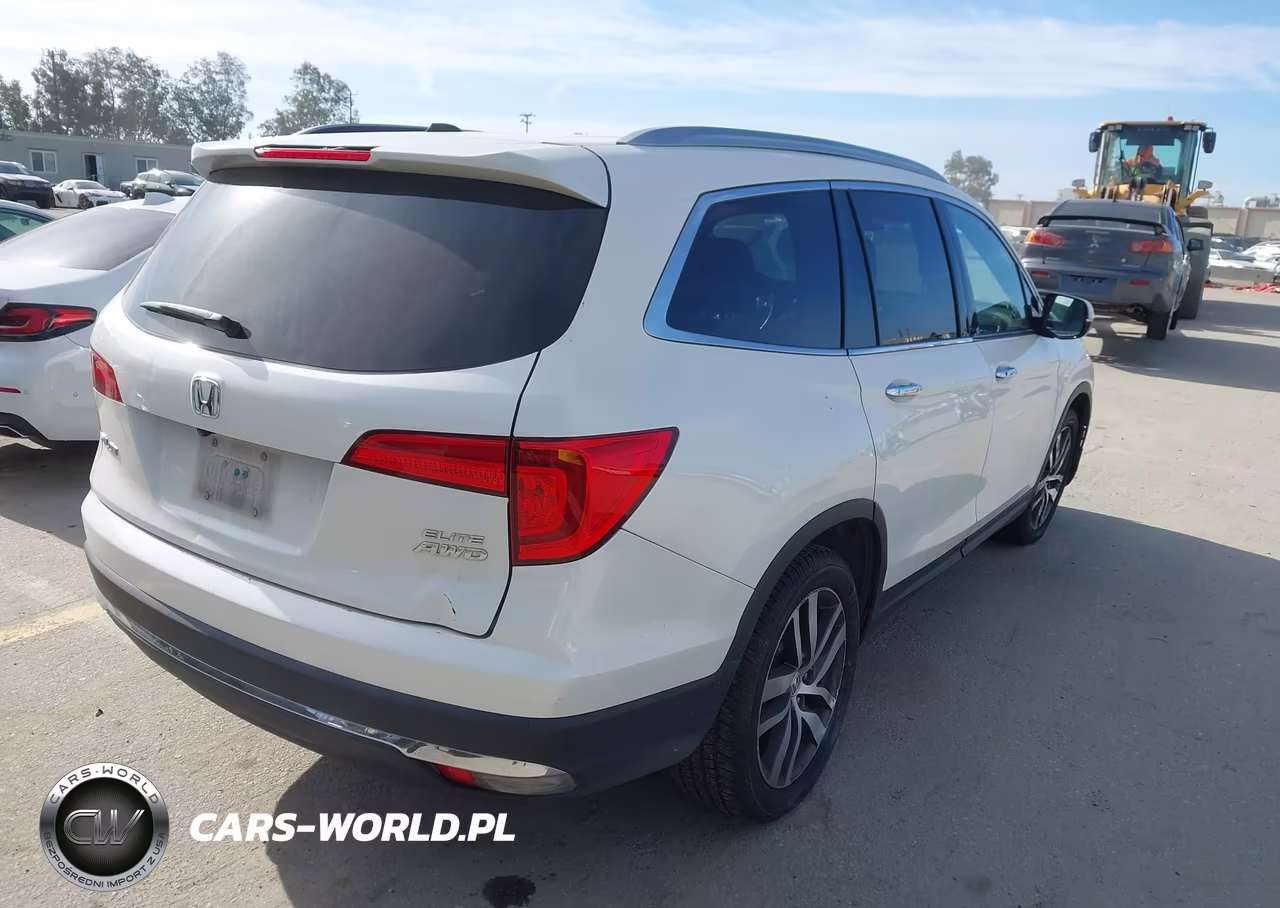 2017 Honda Pilot Elite VIN:5FNYF6H03HB032396 - 4
