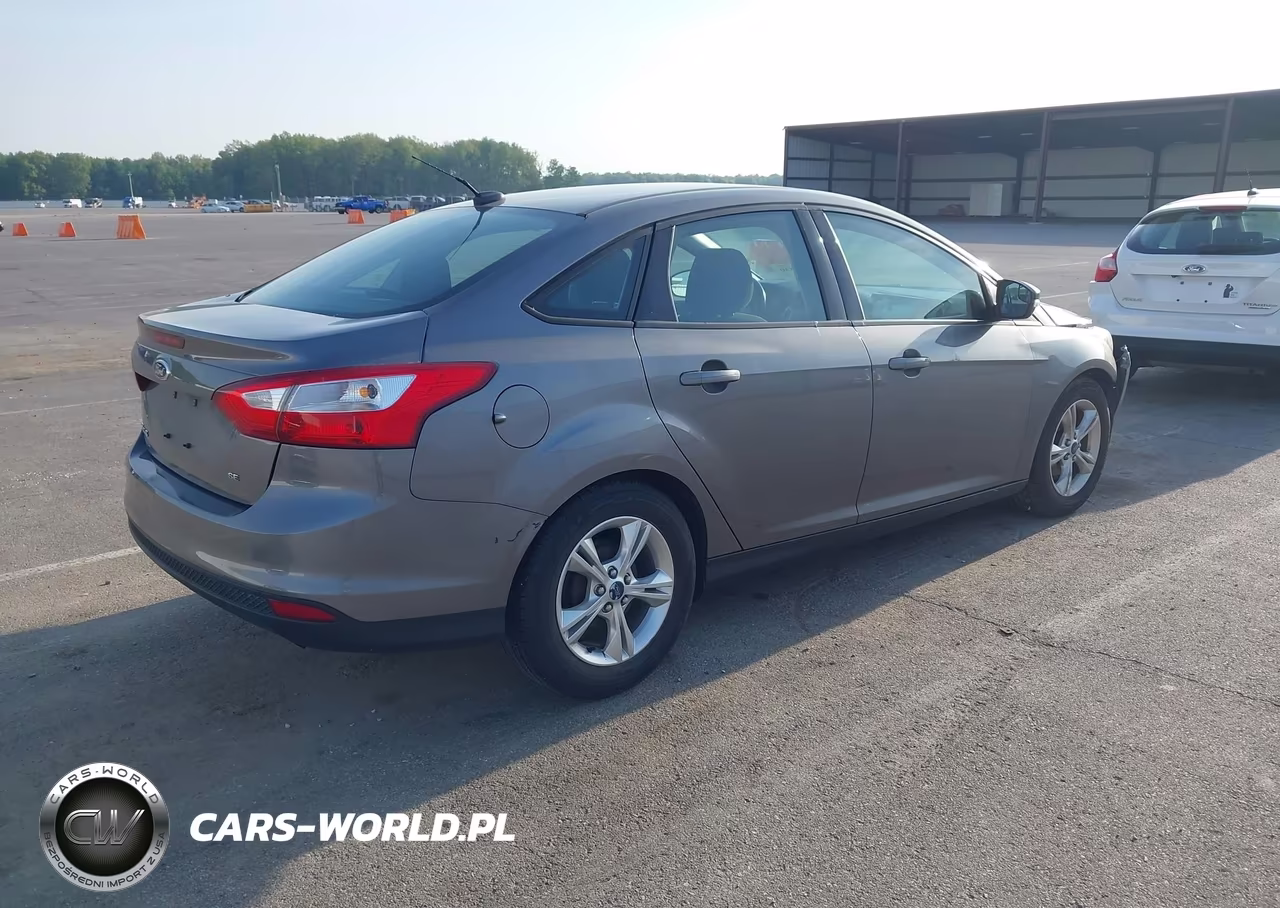 2014 Ford Focus Se VIN:1FADP3F23EL297624 - 4