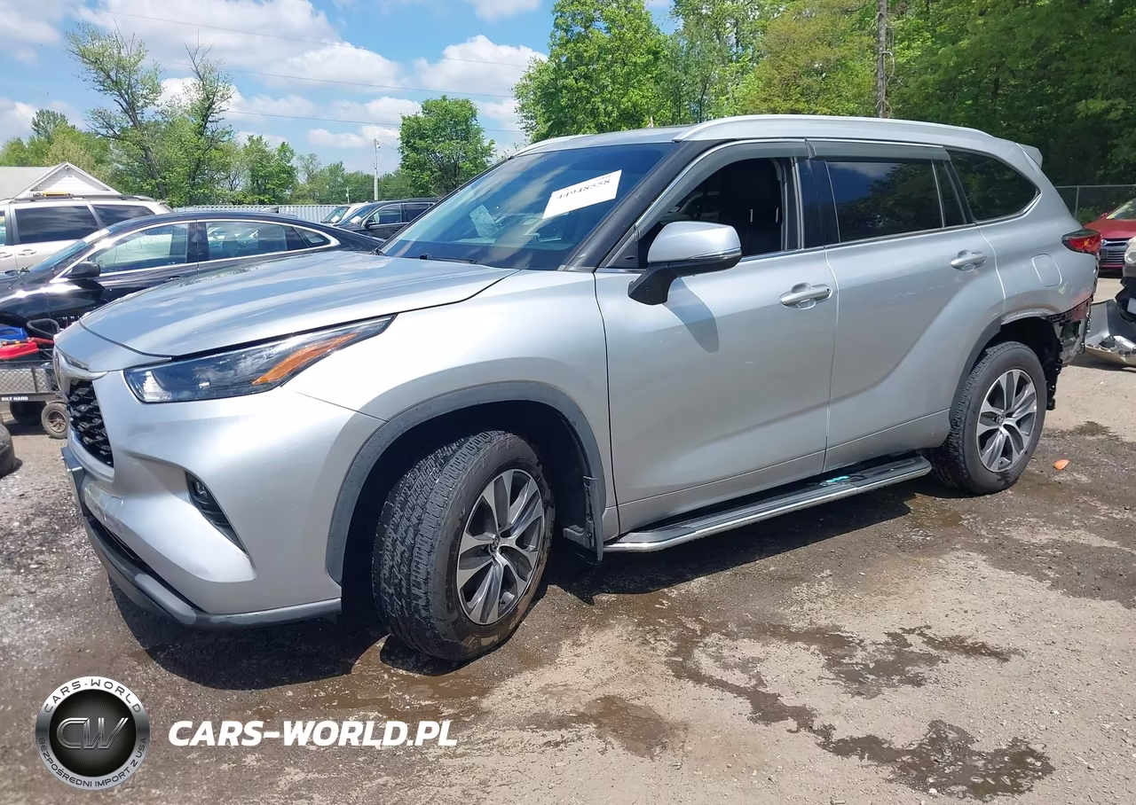 2022 Toyota Highlander Xle VIN:5TDGZRBH5NS211694 - 2