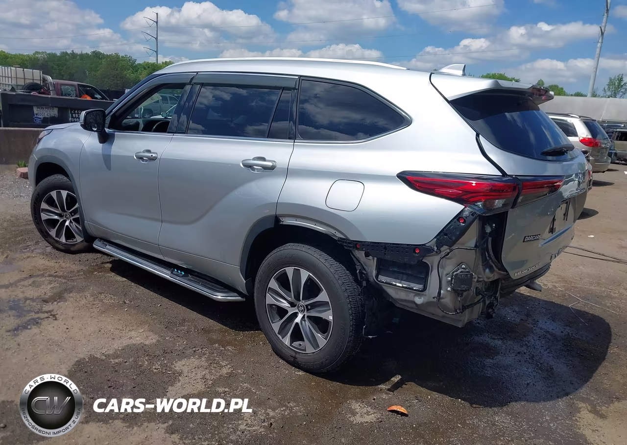 2022 Toyota Highlander Xle VIN:5TDGZRBH5NS211694 - 3