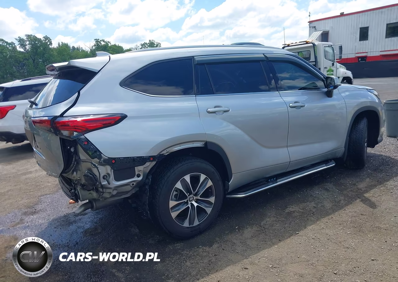 2022 Toyota Highlander Xle VIN:5TDGZRBH5NS211694 - 4
