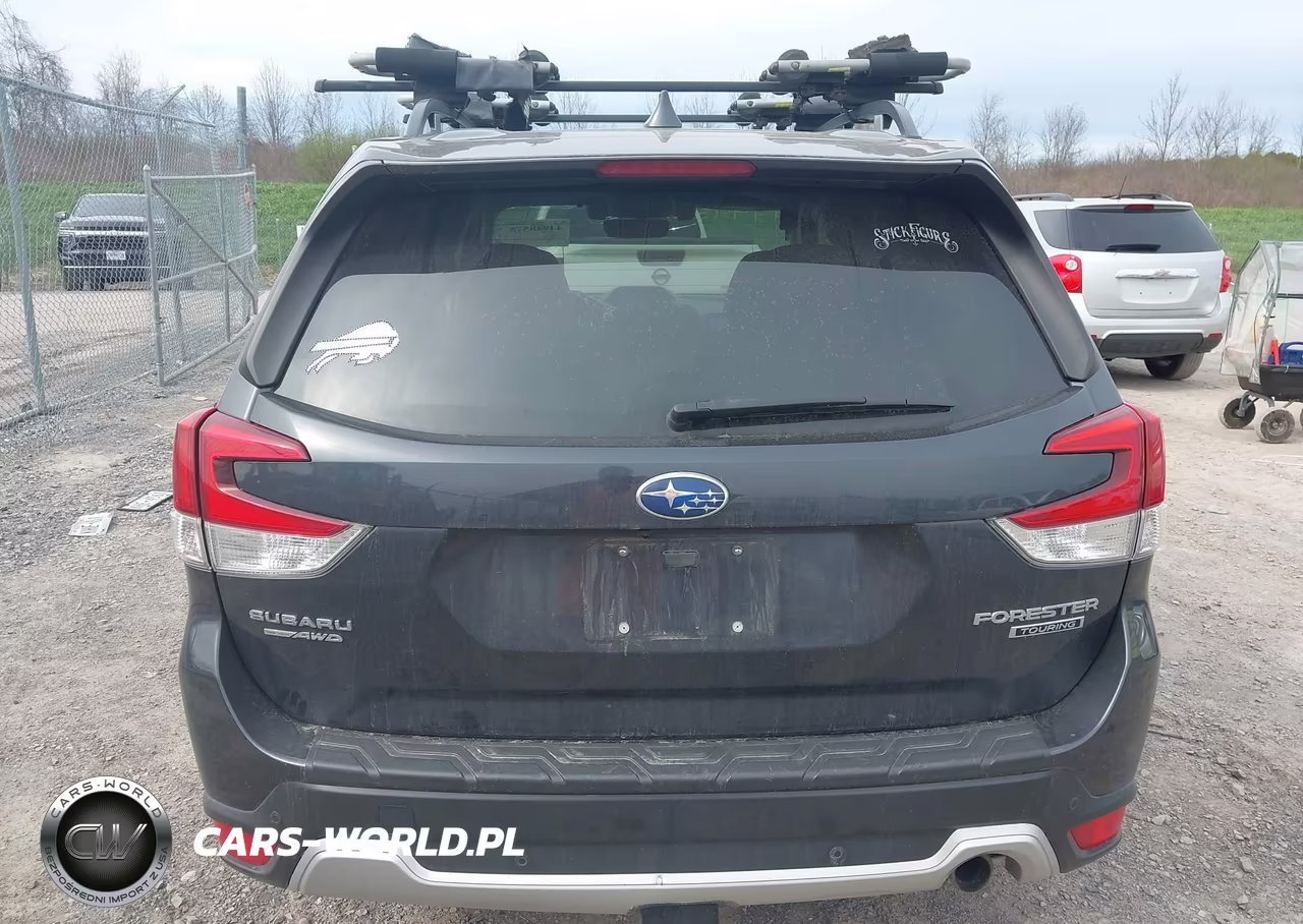 2019 Subaru Forester Touring VIN:JF2SKAWC8KH527123 - 17