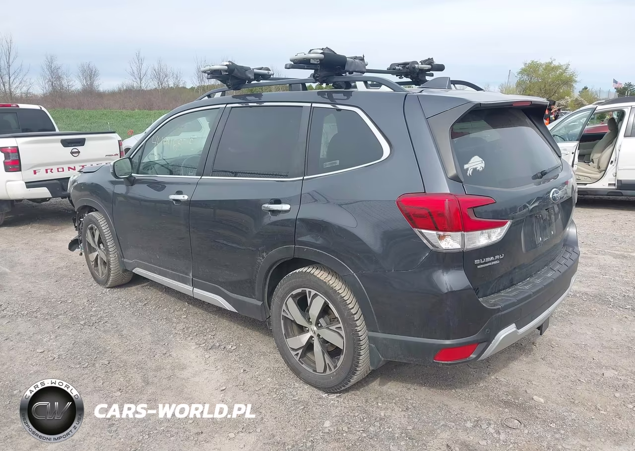 2019 Subaru Forester Touring VIN:JF2SKAWC8KH527123 - 3