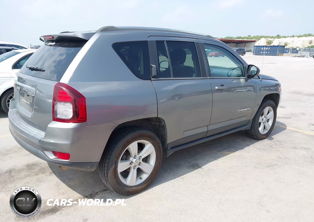 2014 Jeep Compass Sport VIN:1C4NJDBB0ED592315 - 4